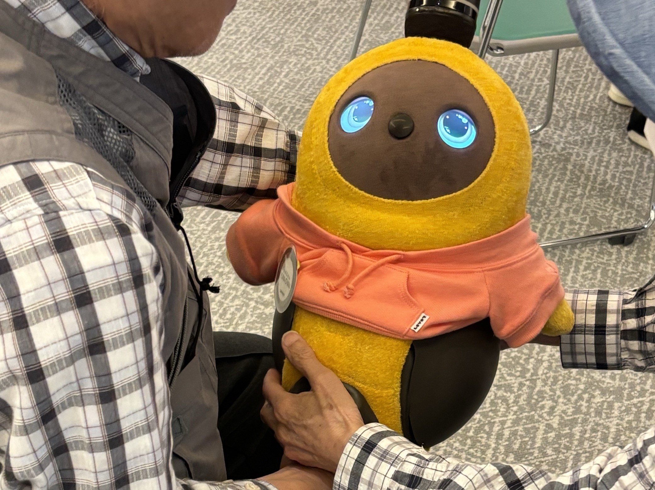 認知症×ロボット】高齢者に優しいコミュニケーションロボット3選 | 脳